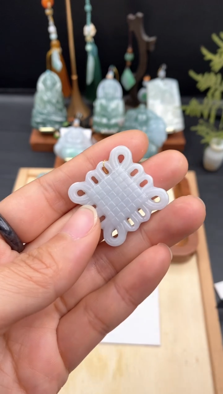 【闪购商品】翡翠颈饰未镶嵌中国籍