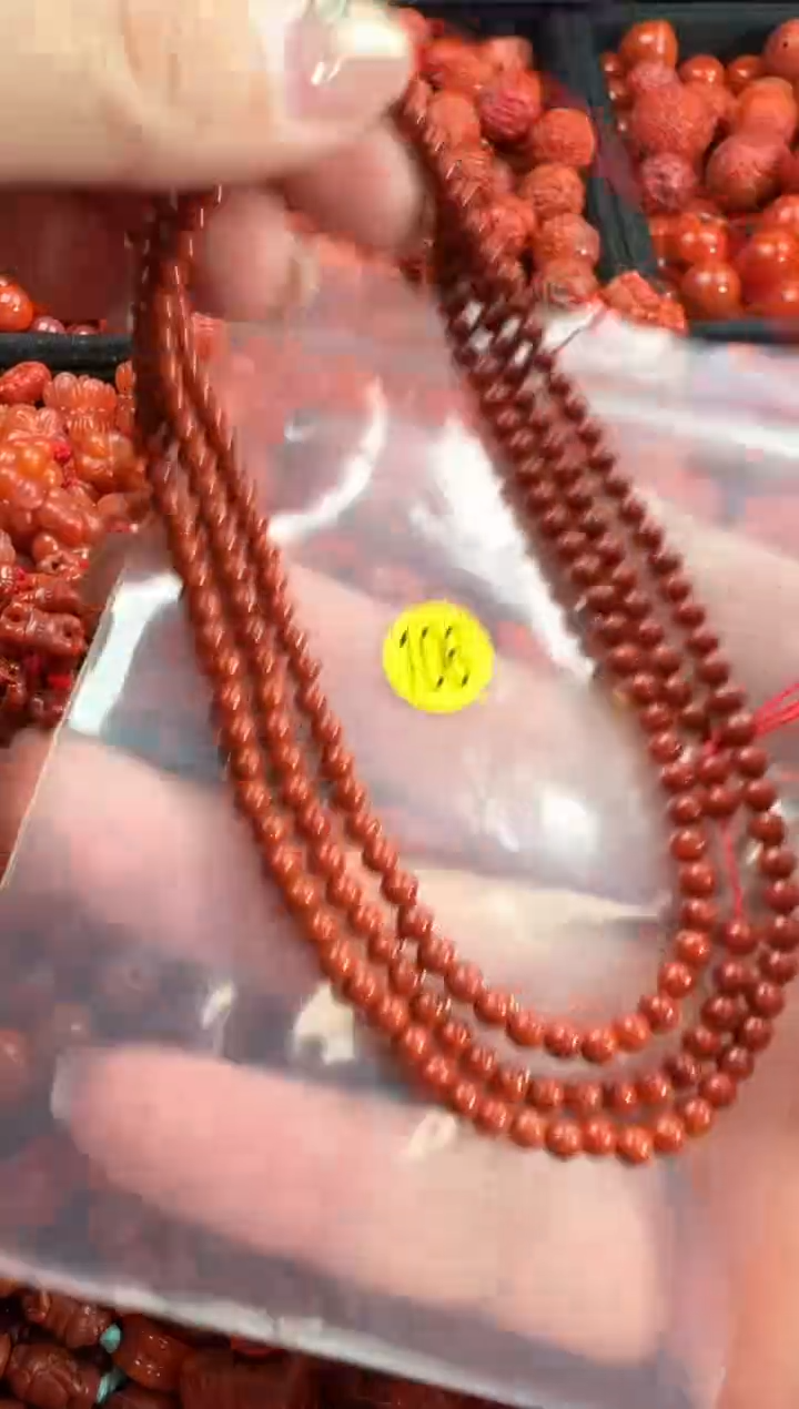 南红玛瑙未镶嵌颈饰1