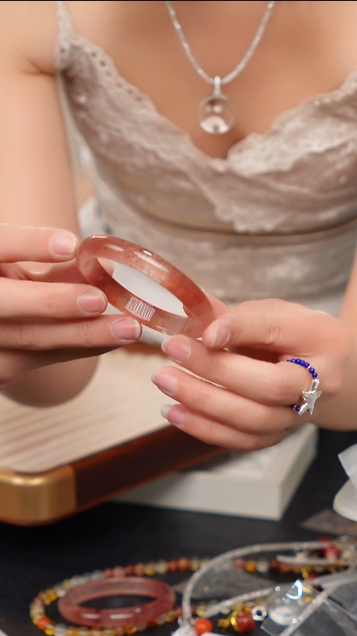 水晶摆件未镶嵌天然草莓晶手镯（下单备注圈口）