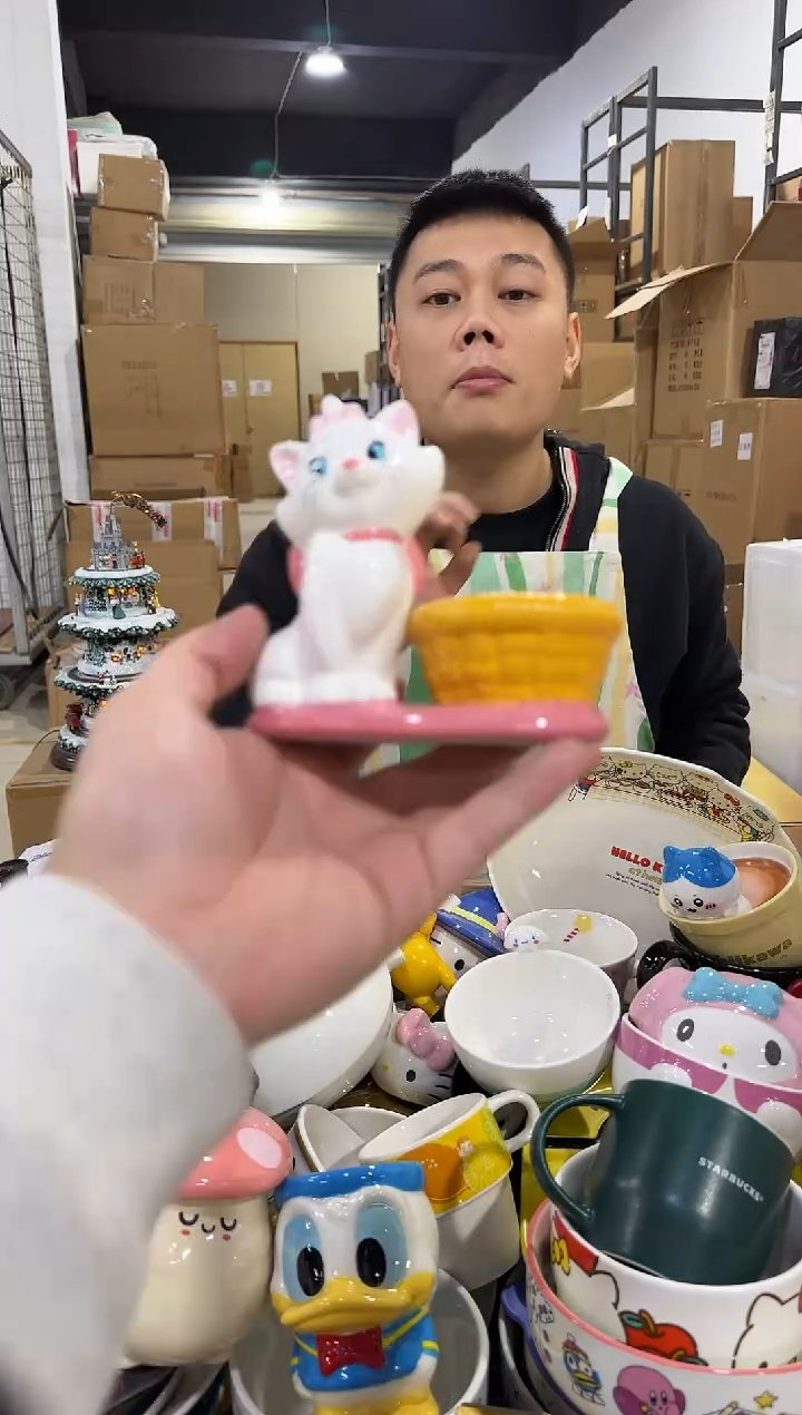 瓷片玛丽猫蛋托 