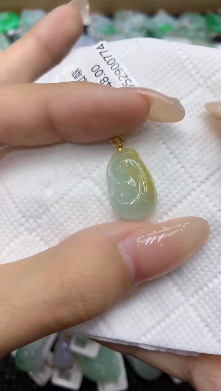 翡翠18K金镶嵌颈饰 111111111111