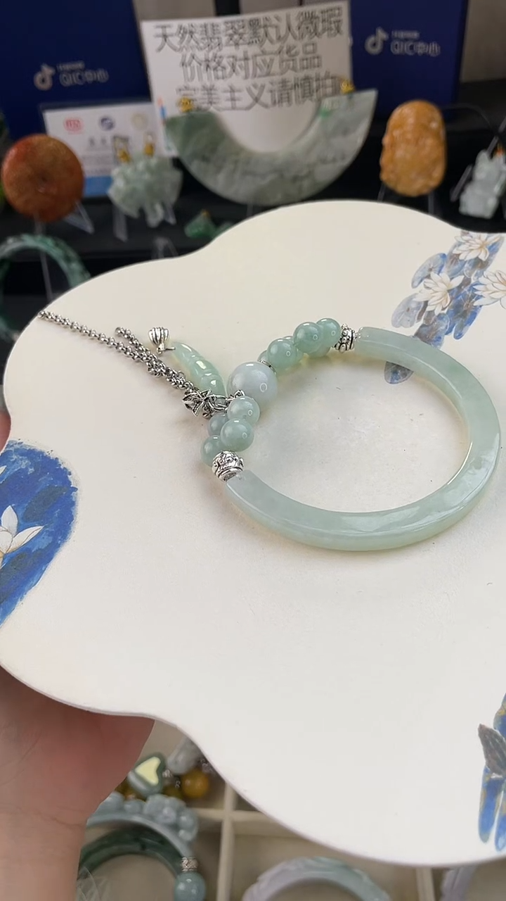 未镶嵌手链翡翠释?手工定制默认微瑕播介绍为准