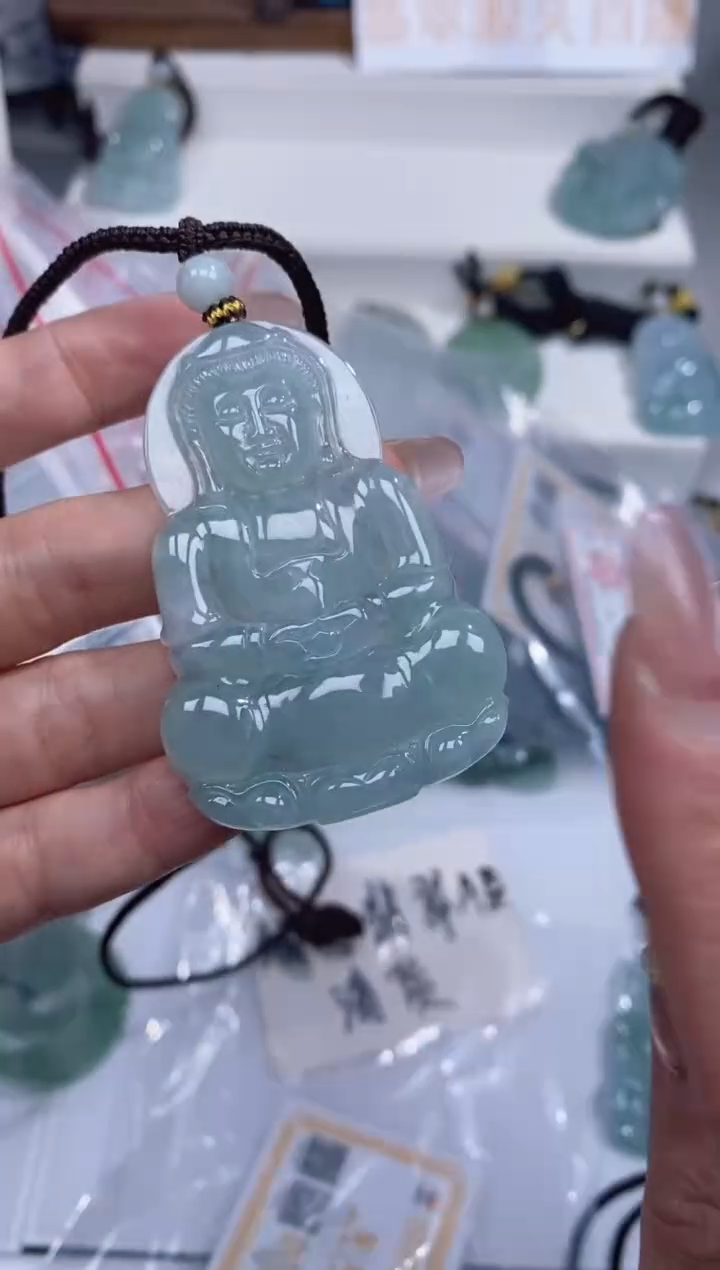 颈饰未镶嵌翡翠吊坠