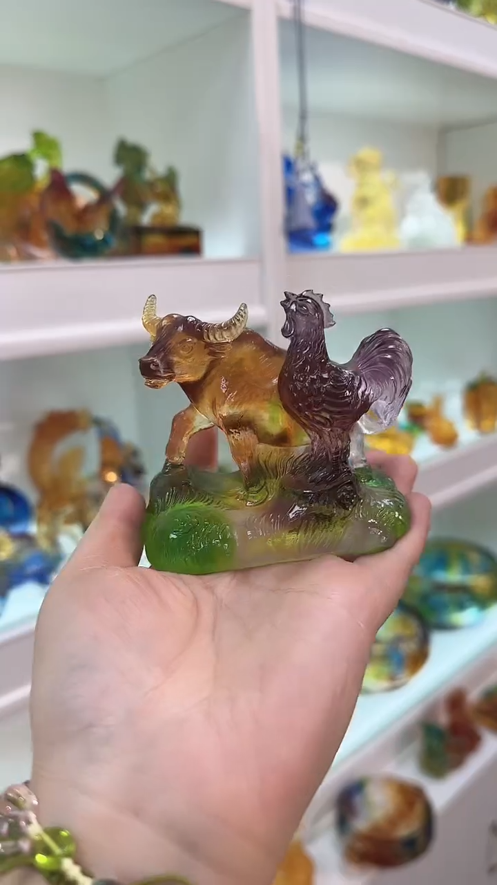 手工艺品琉璃牛鸡