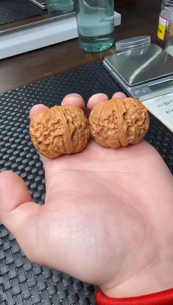 把件文玩核桃微微修打底大团圆39尺左右