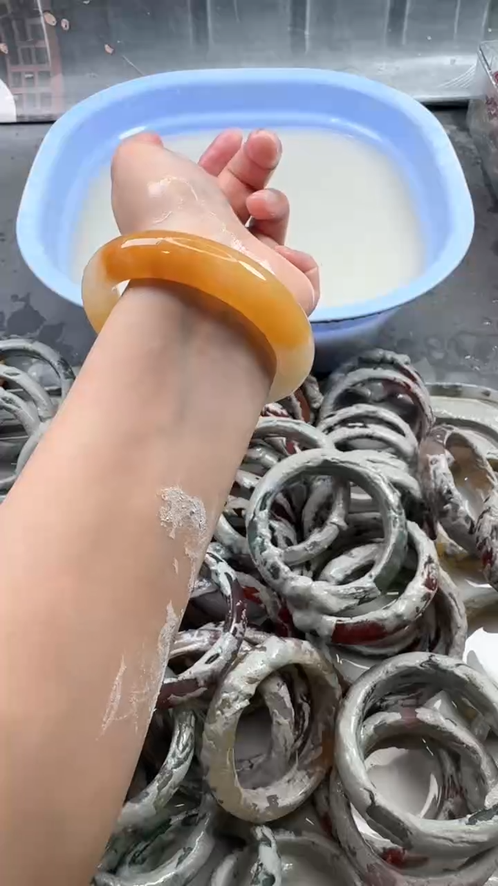 【闪购商品】石英质玉手镯未镶嵌35 63