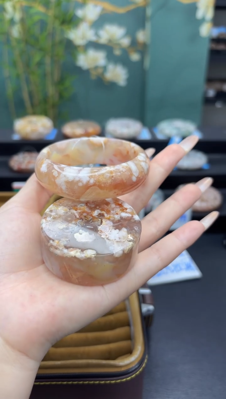 【闪购商品】石英质玉未镶嵌手镯C103(56圈赠送镯心)