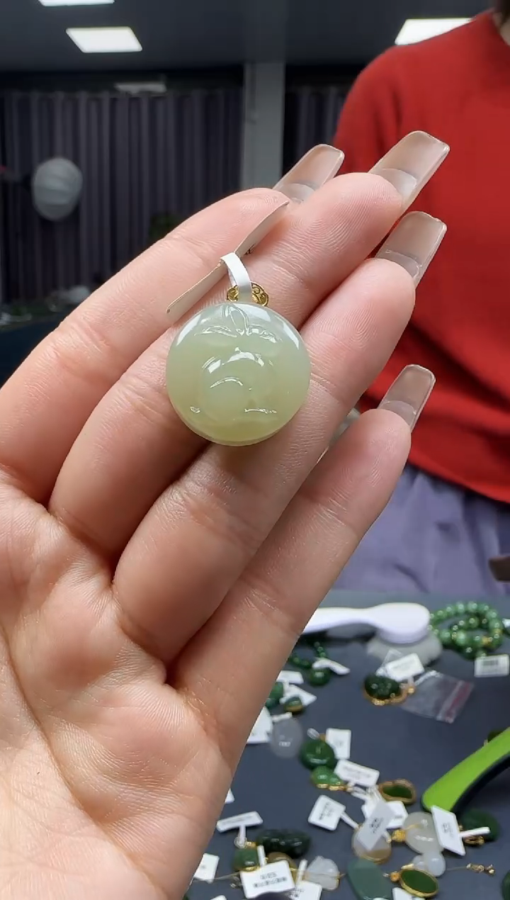 【闪购商品】和田玉挂件18K金镶嵌1