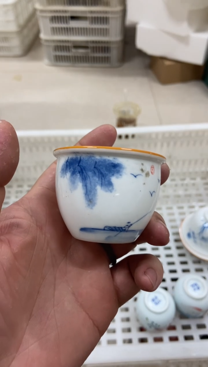 无运费险有瑕疵的摄影的产品有使用过的痕迹有点脏介意勿拍