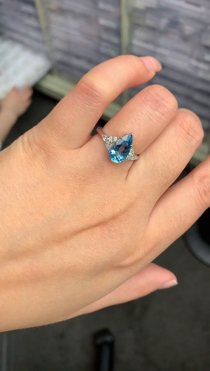 【闪购商品】海蓝宝石戒圈18K金镶嵌1.9ct海蓝宝