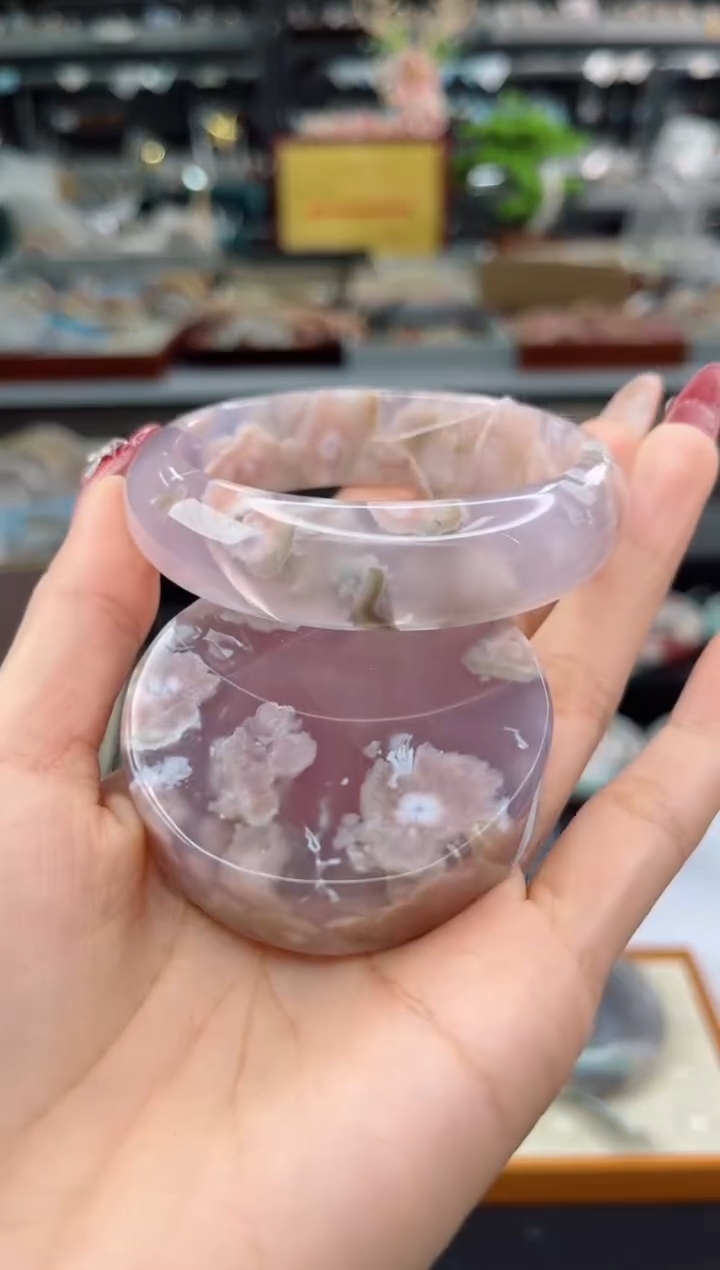 【闪购商品】石英质玉手镯未镶嵌57圈口（赠品镯心）R6145103