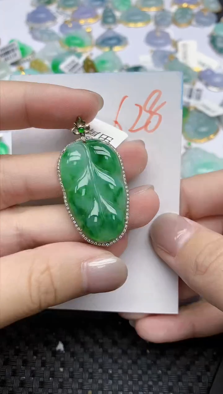 【闪购商品】翡翠颈饰18K金镶嵌天然翡翠A货