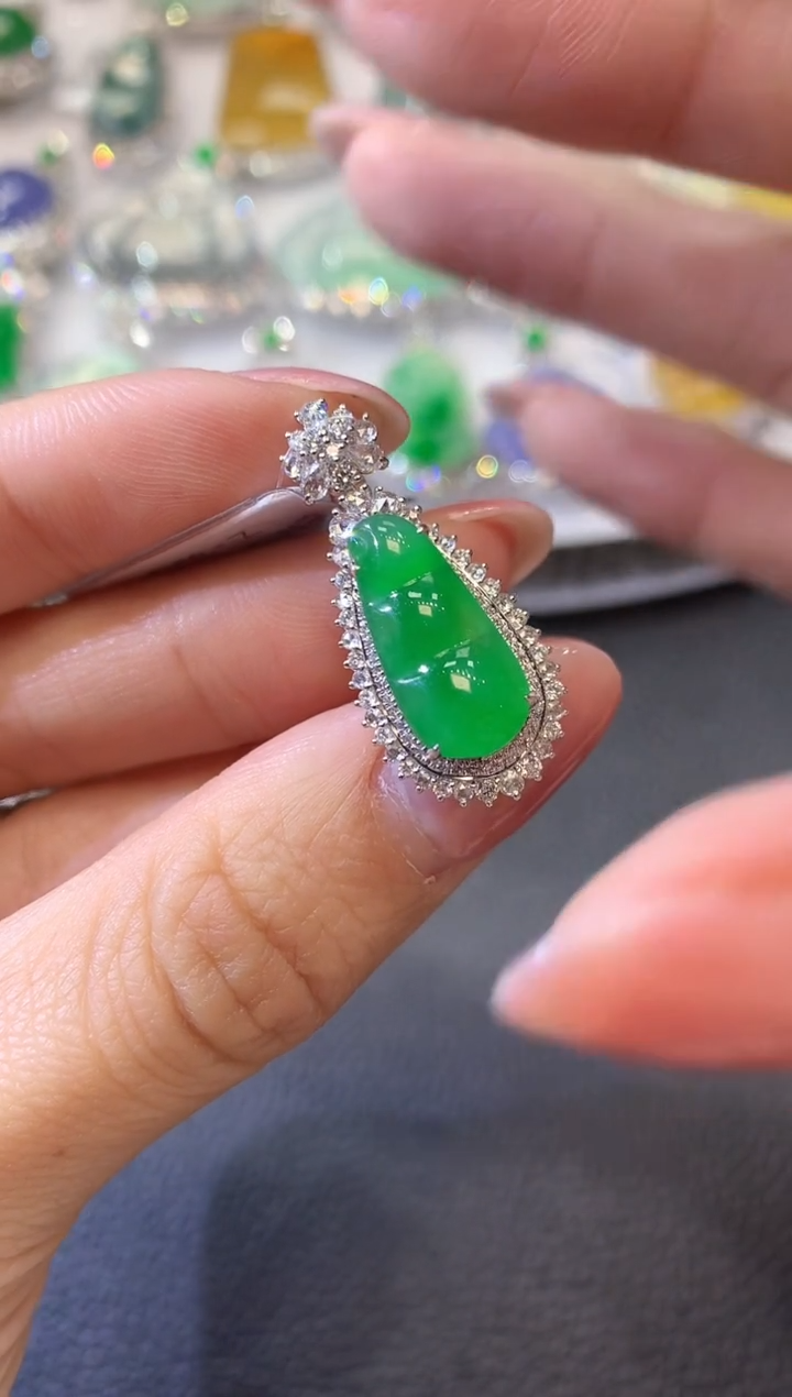 【闪购商品】翡翠吊坠(不含链)18K金镶嵌D19