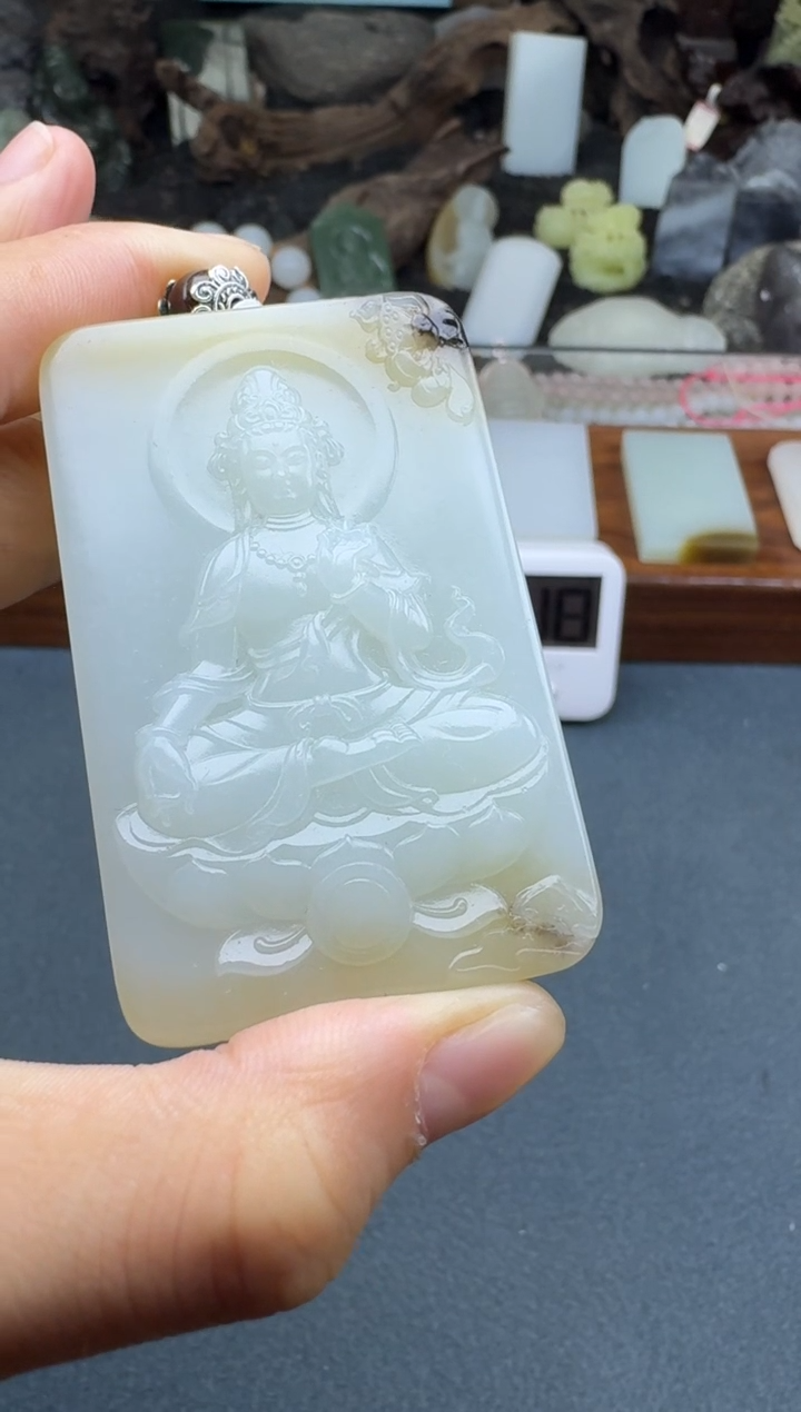 【闪购商品】和田玉未镶嵌颈饰开心