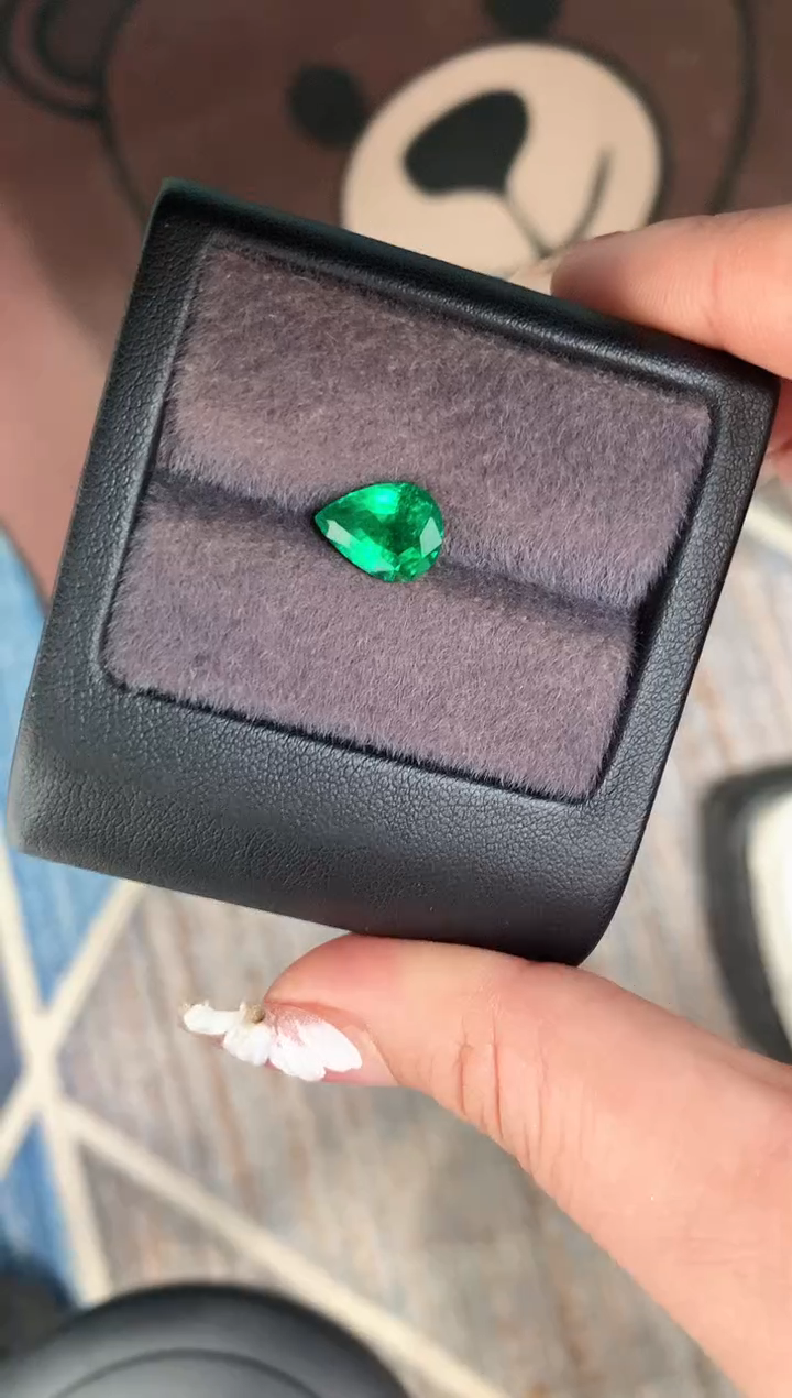 裸石祖母绿2.55克拉VVG