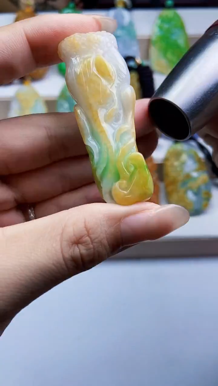 颈饰未镶嵌翡翠翡翠A货