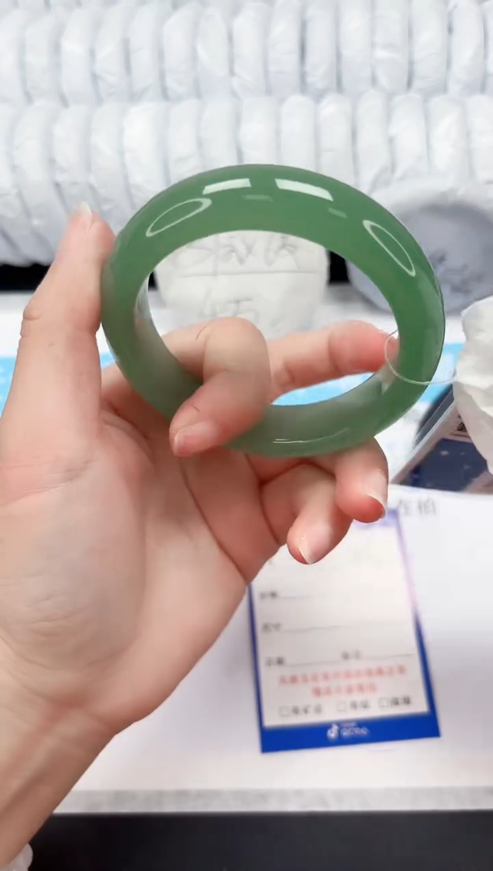 【闪购商品】石英质玉手镯未镶嵌115-60