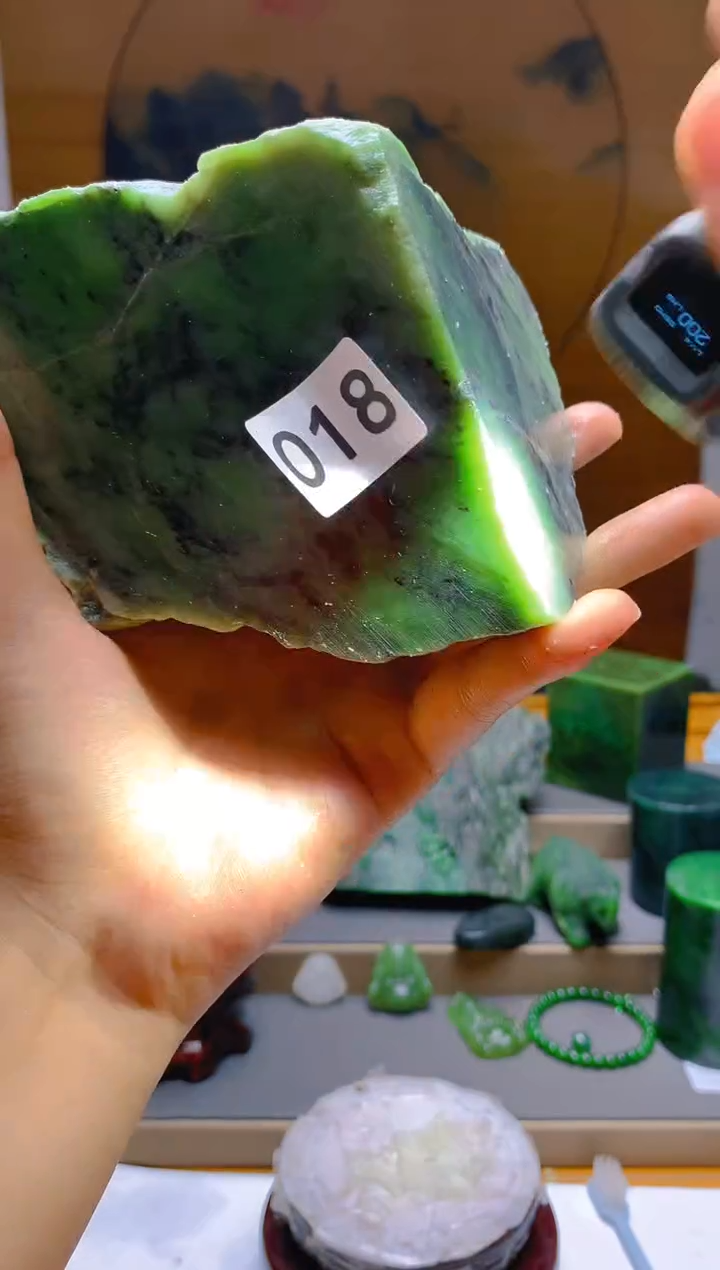 和田玉（碧玉）未镶嵌珠宝半成品1