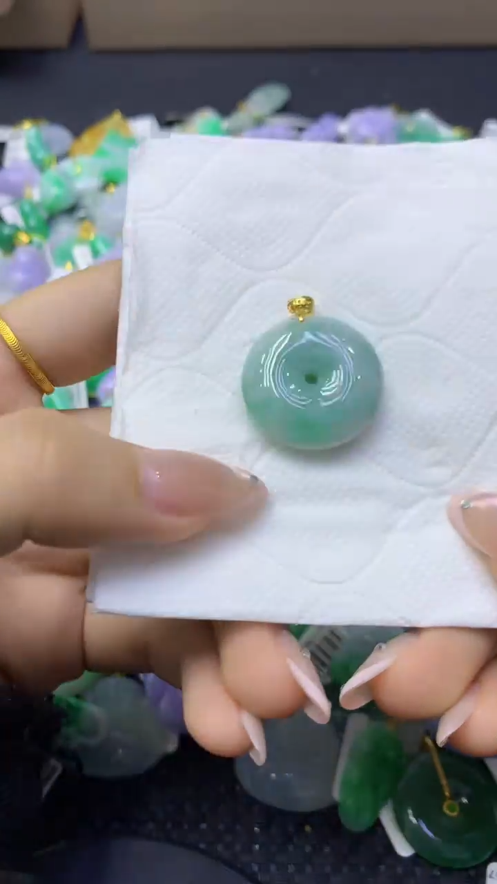 颈饰未镶嵌翡翠天然缅甸翡翠A货