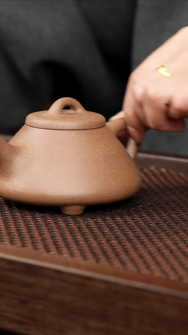 茶壶紫砂2-1石瓢