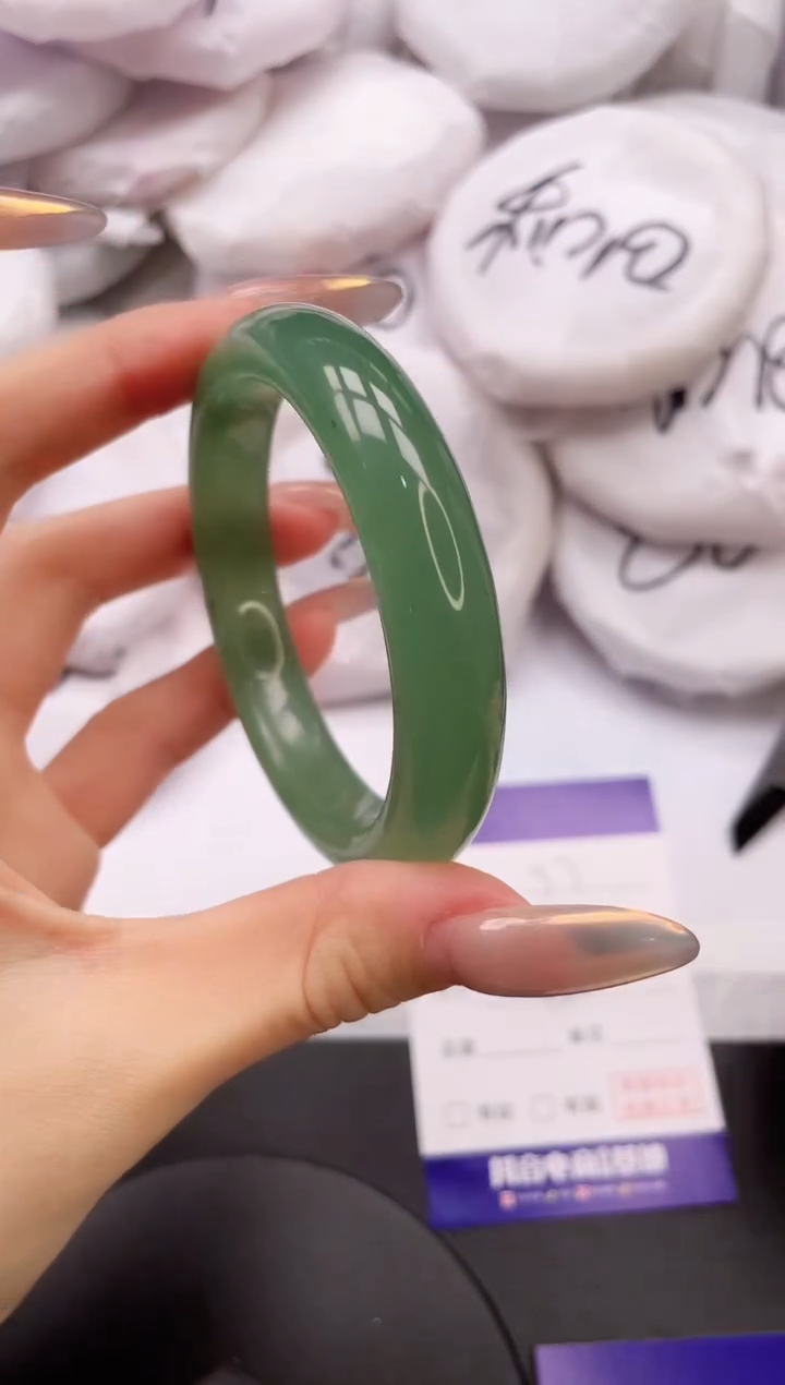 【闪购商品】石英质玉手镯未镶嵌6K97-55