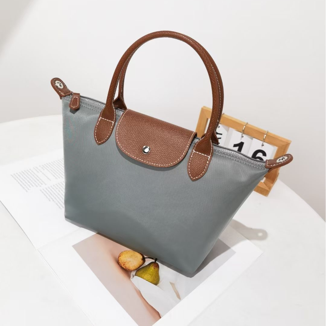 【广州薇姐】时尚潮流简约百搭休闲单肩斜跨包D1772