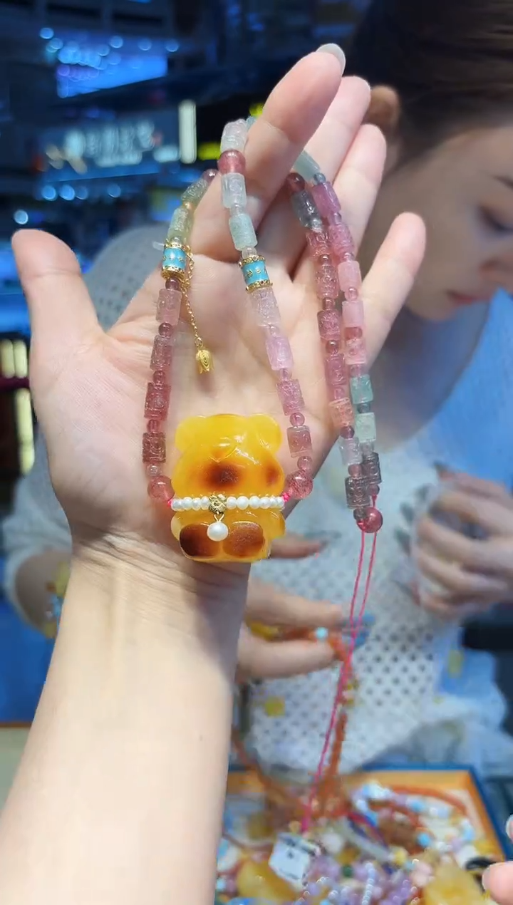 未镶嵌颈饰琥珀  琥珀【  大熊吊坠项链  】多样性发一