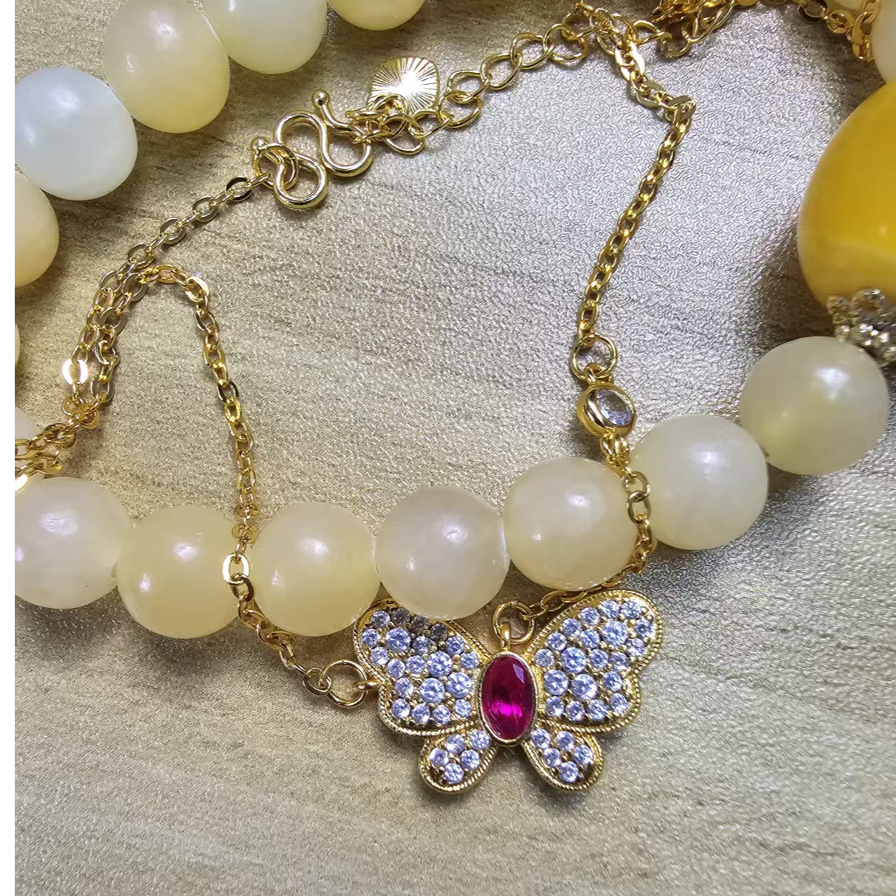 【小雨好物】点钻蝴蝶项链