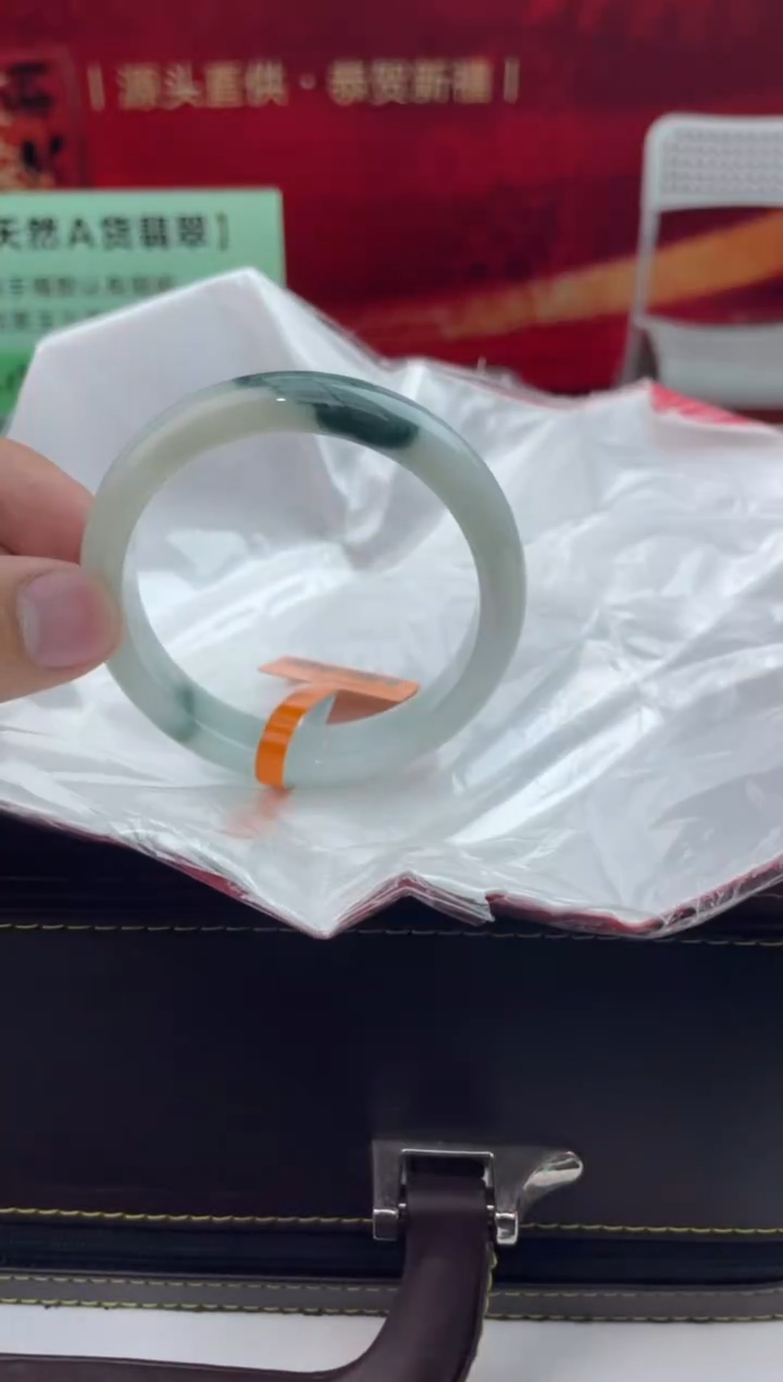 【闪购商品】翡翠手镯未镶嵌19翡翠手镯