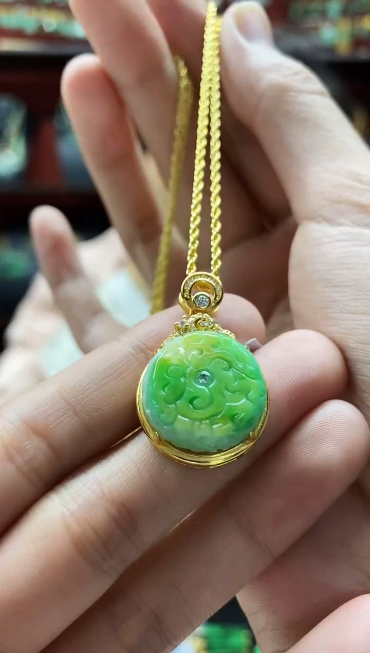 颈饰未镶嵌翡翠吊坠