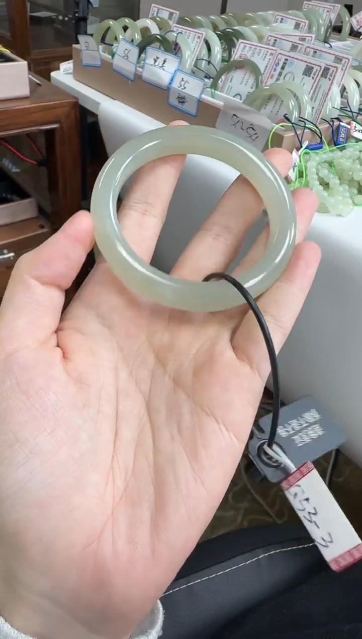 未镶嵌手镯和田玉53