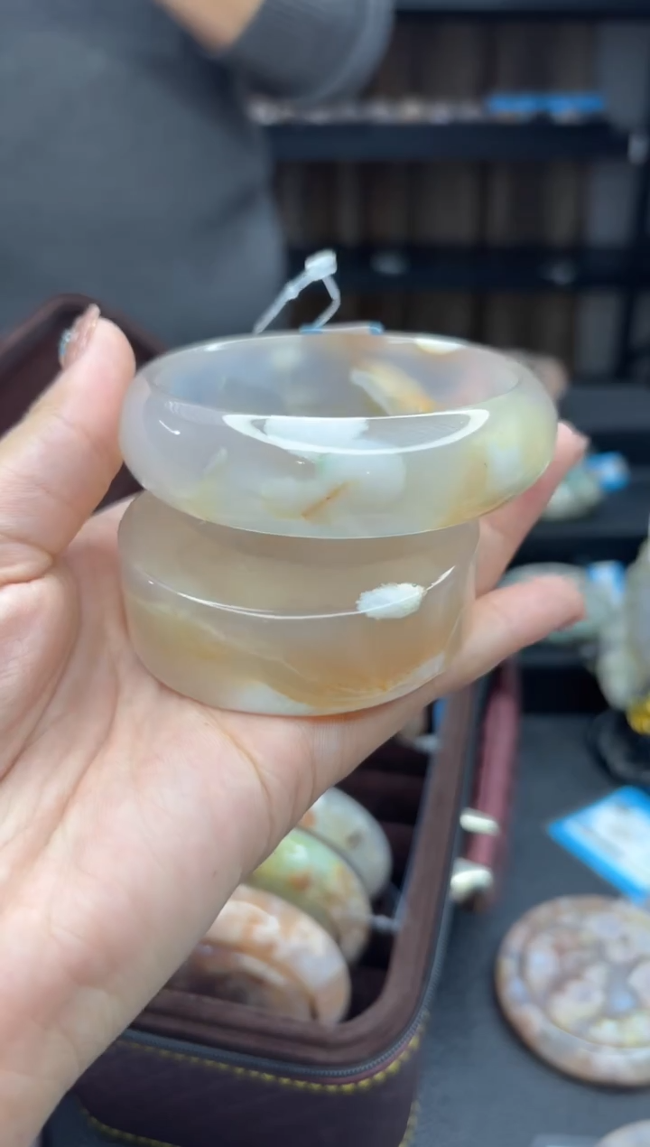 【闪购商品】石英质玉手镯未镶嵌201（63圈赠送镯心）