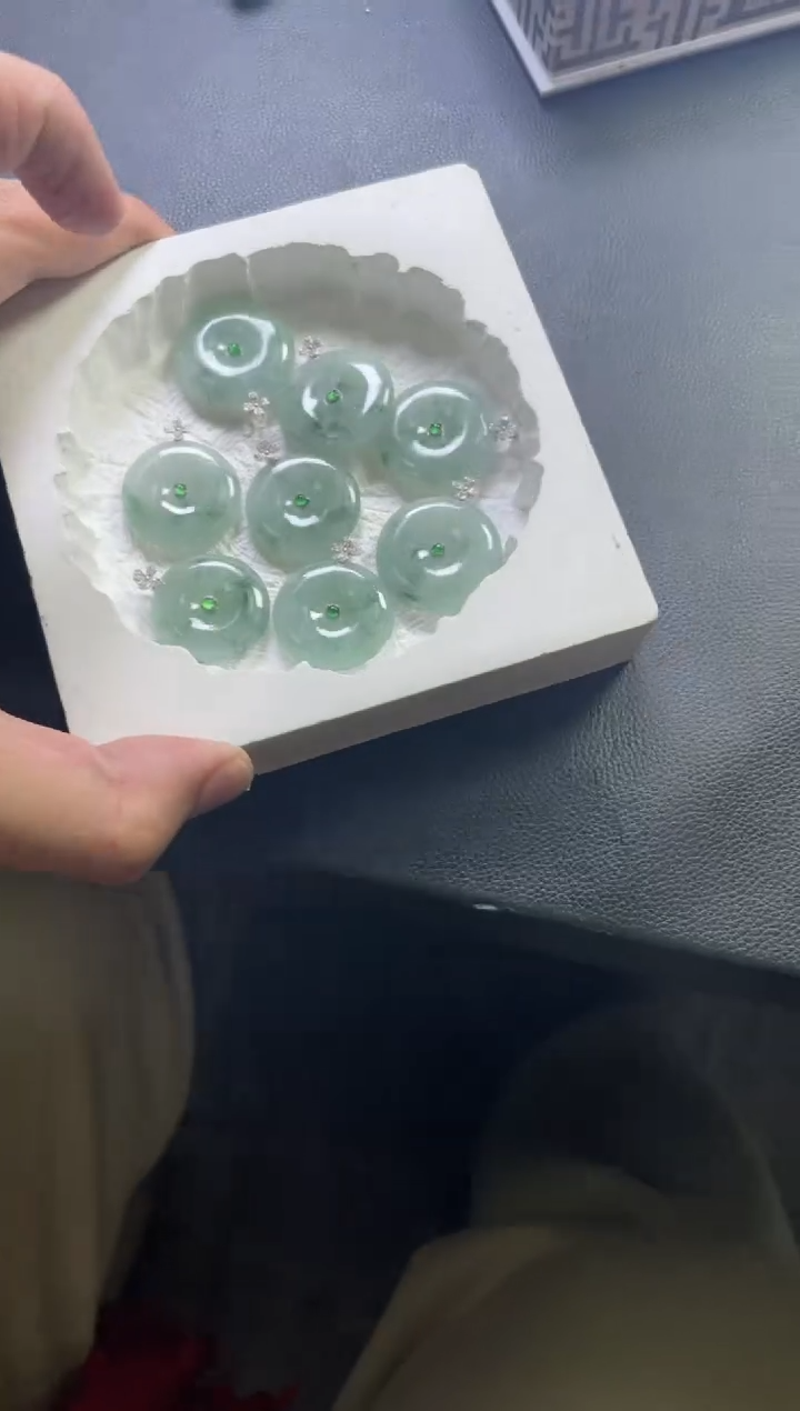 【闪购商品】翡翠挂件18K金镶嵌多样性发一件H9