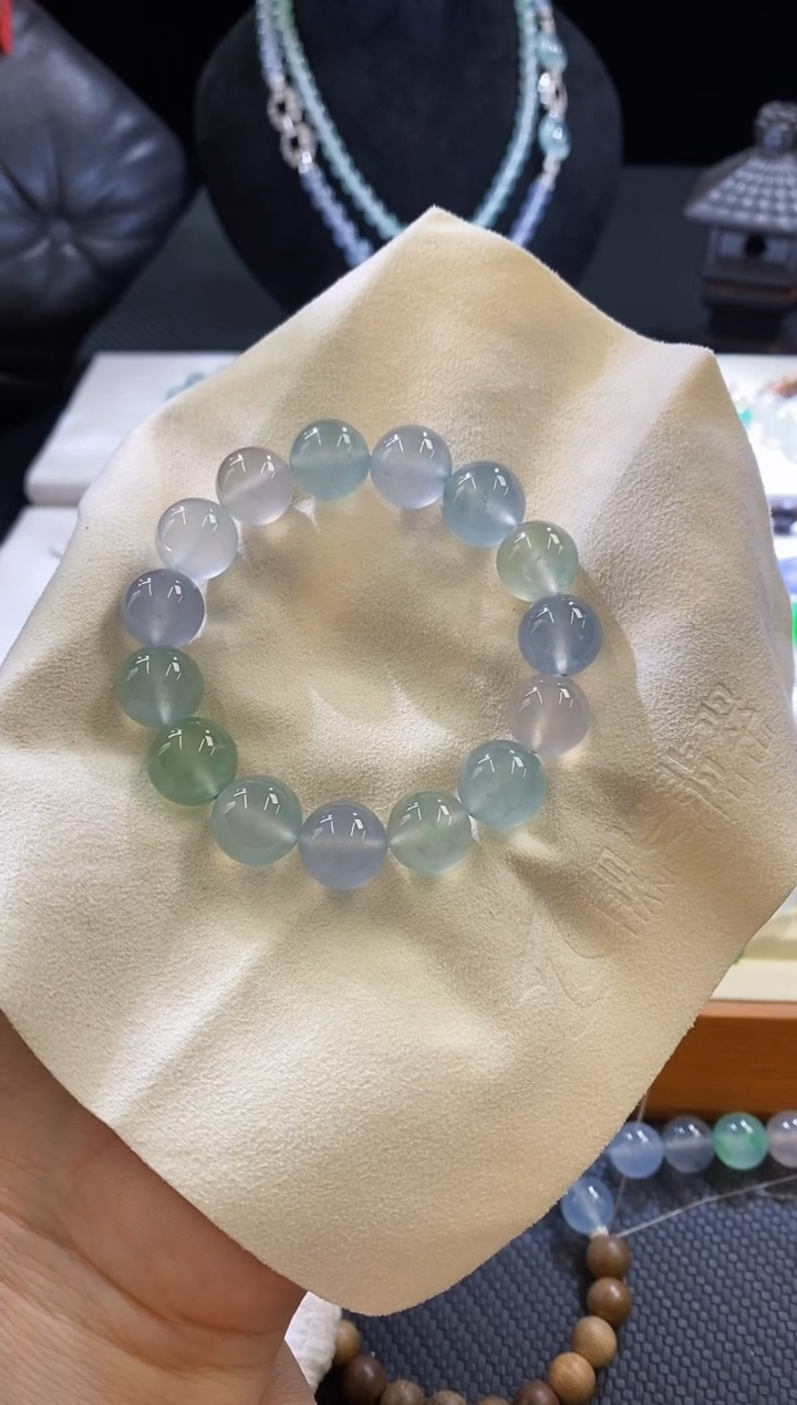 翡翠摆件未镶嵌文**?手串（定金）