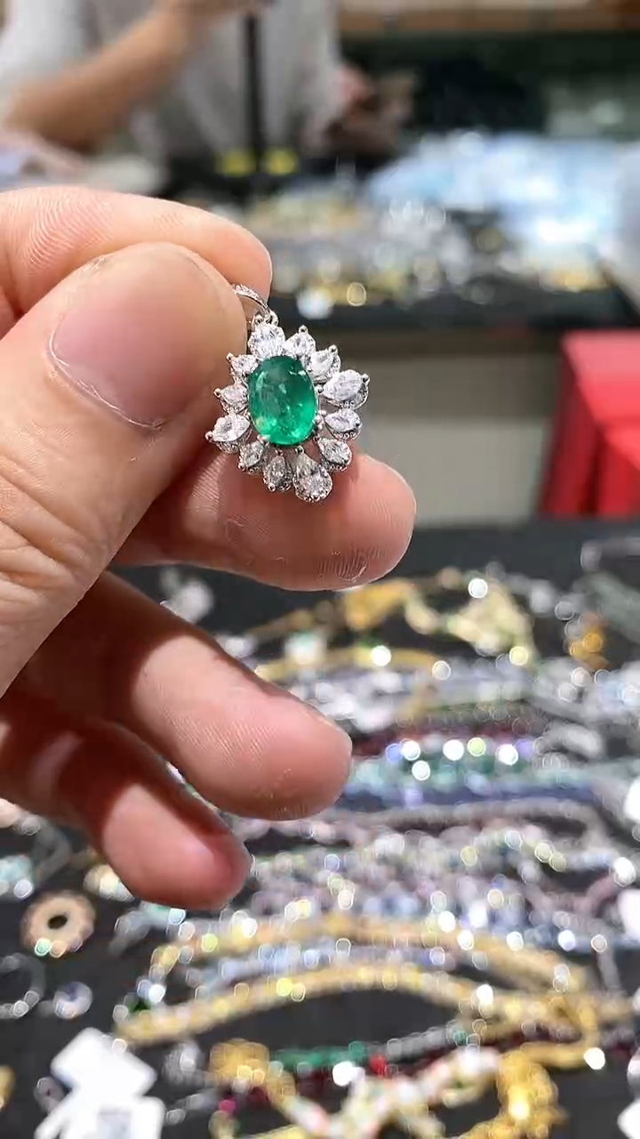 【闪购商品】祖母绿颈饰银S925镶嵌吊坠