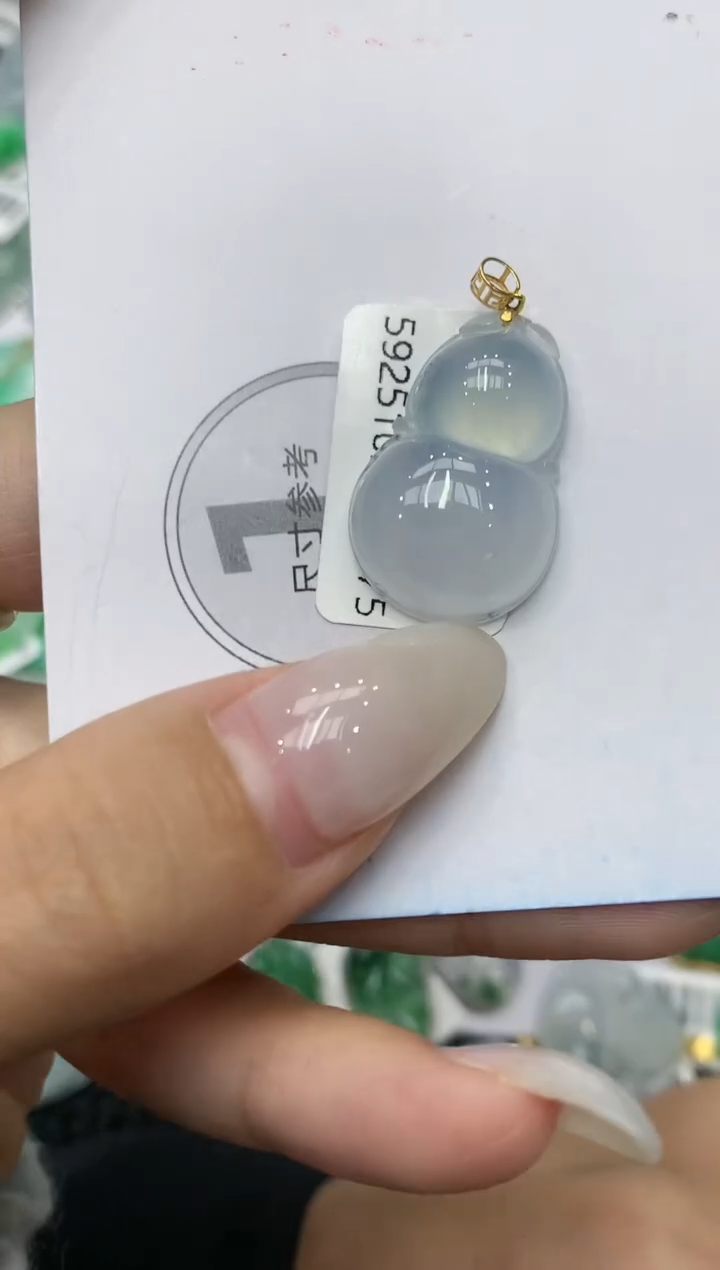 颈饰18K金镶嵌翡翠11111111111