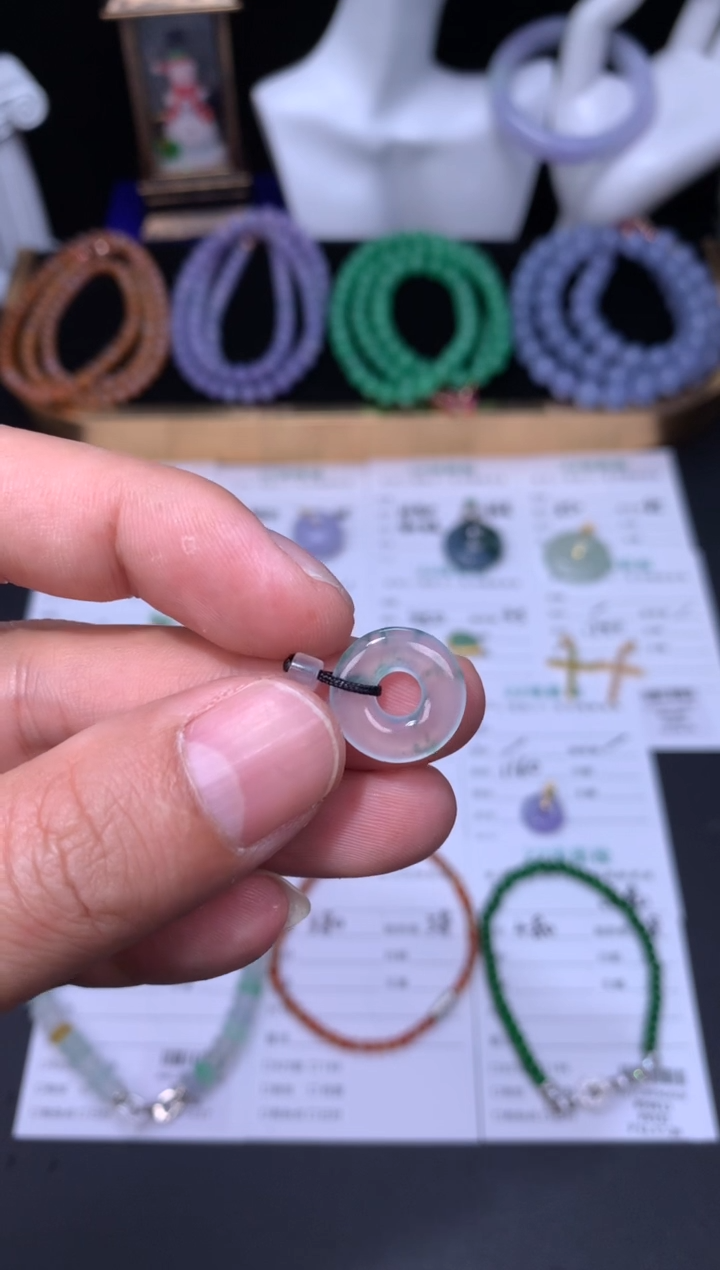 未镶嵌定制翡翠48小时鉴赏期 退货不扣服务费