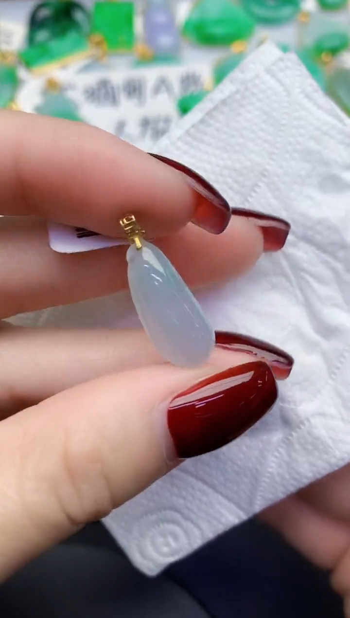 颈饰18K金镶嵌翡翠缅甸天然翡翠a货