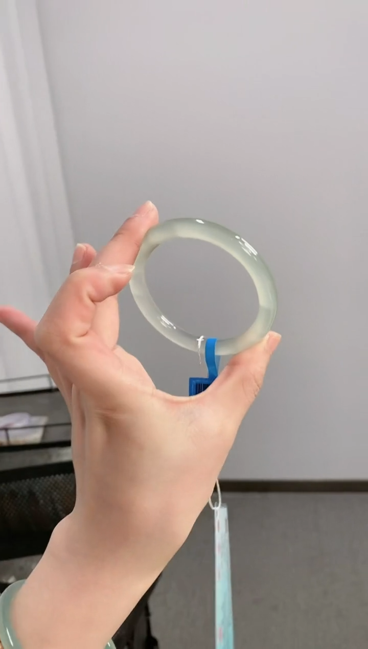 【闪购商品】玛瑙/玉髓手镯未镶嵌56-57圈 圆条