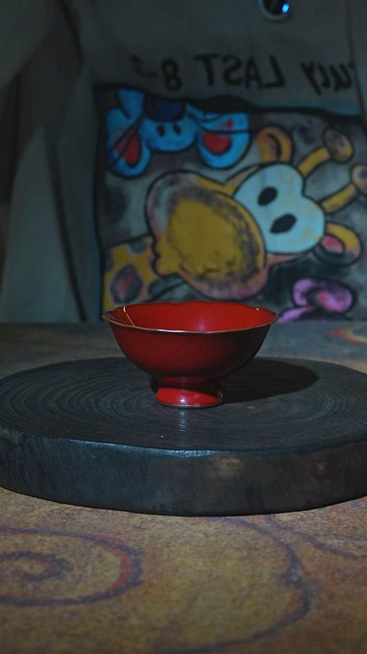 红莲花葵口高足杯  