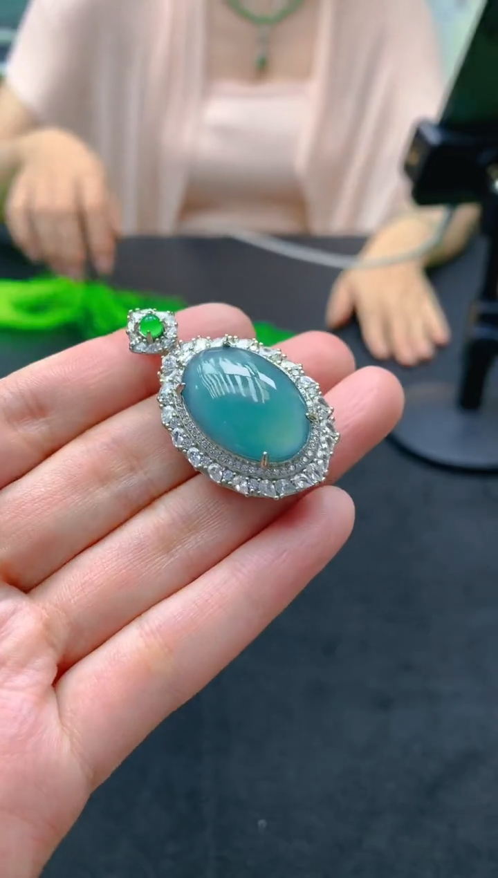 翡翠未镶嵌颈饰天然A货翡翠