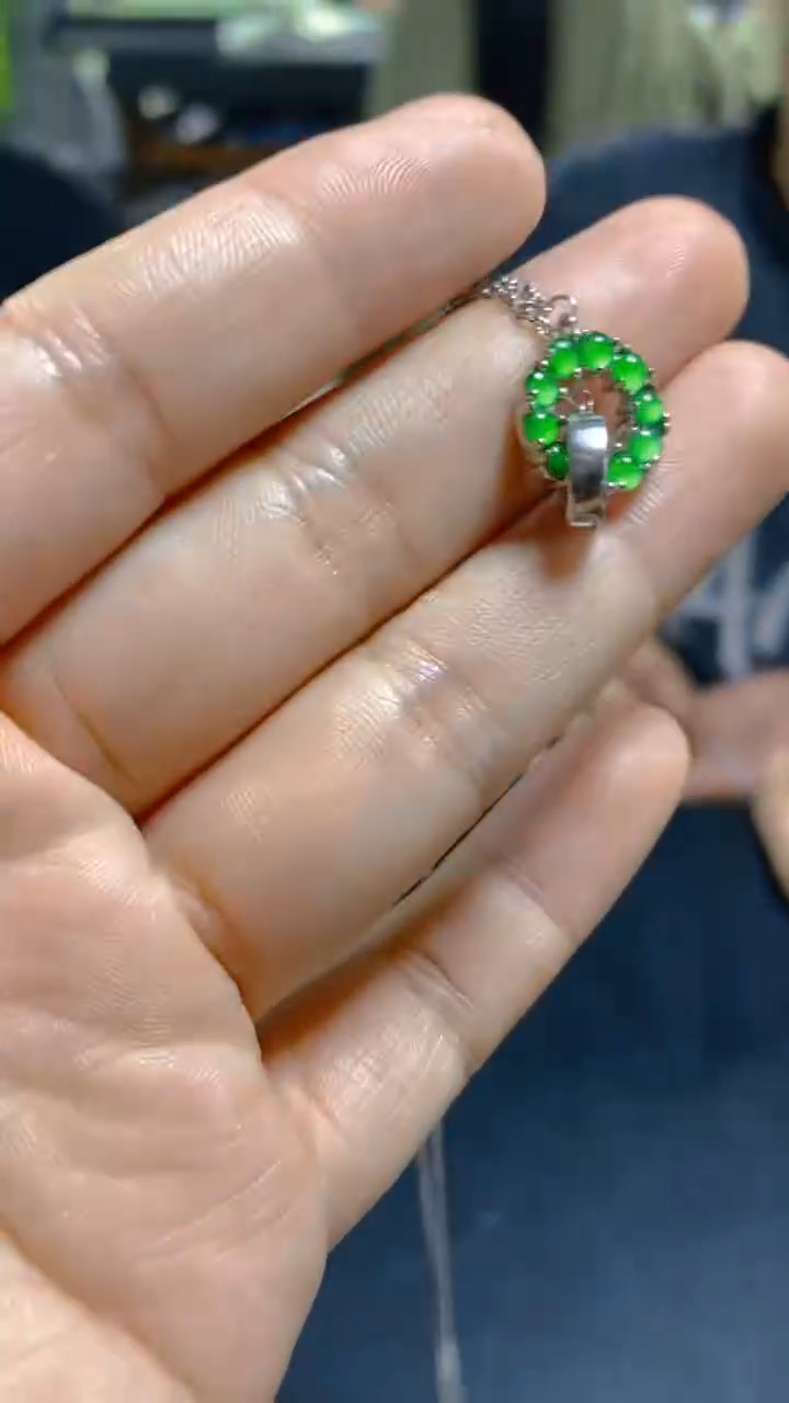 【闪购商品】翡翠吊坠(赠链)未镶嵌0313542869多样性发一