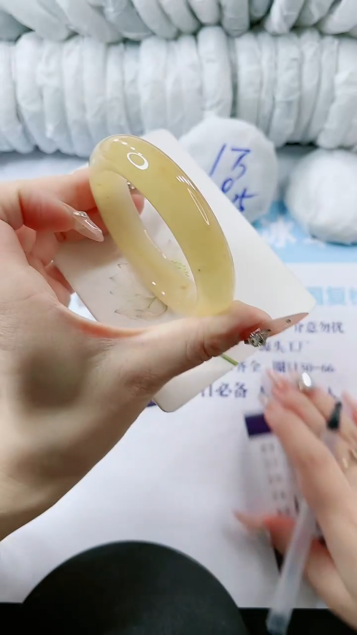 【闪购商品】石英质玉手镯未镶嵌多样性发货L93