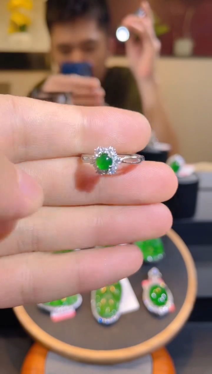 翡翠未镶嵌颈饰天然A货翡翠A1