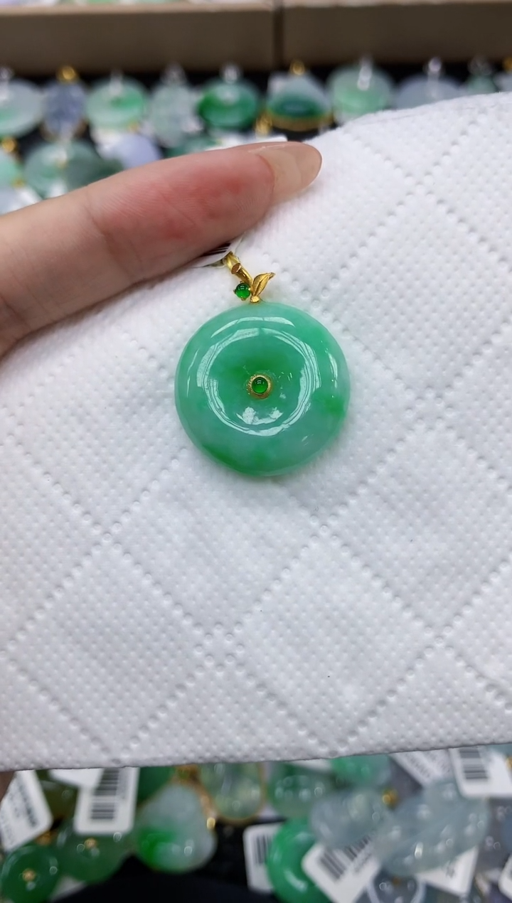 颈饰18K金镶嵌翡翠11111111111