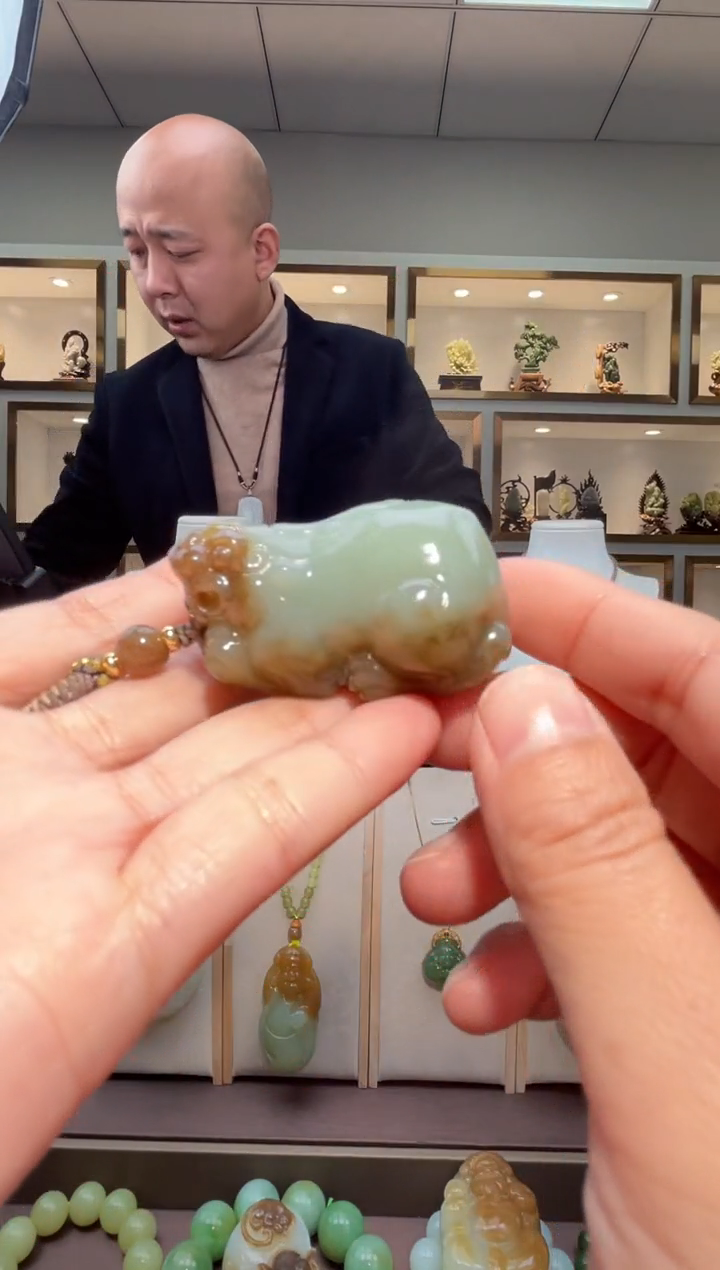 颈饰未镶嵌和田玉苏