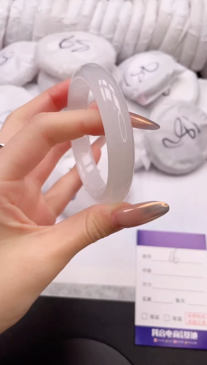 【闪购商品】石英质玉手镯未镶嵌30K16-58