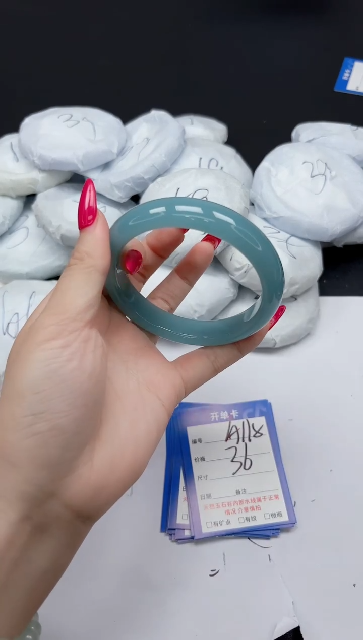 未镶嵌手镯石英质玉A118/6365