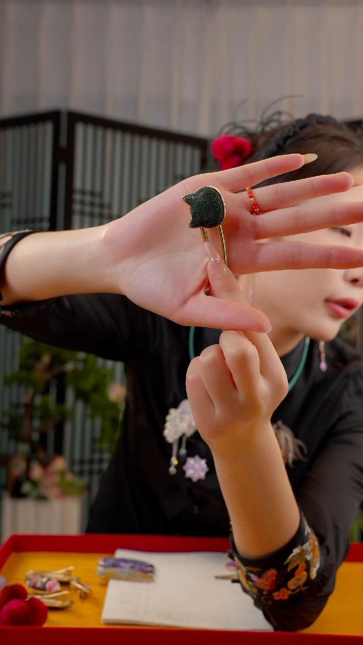 刺绣風****天非遗苏绣绒花手工饰品