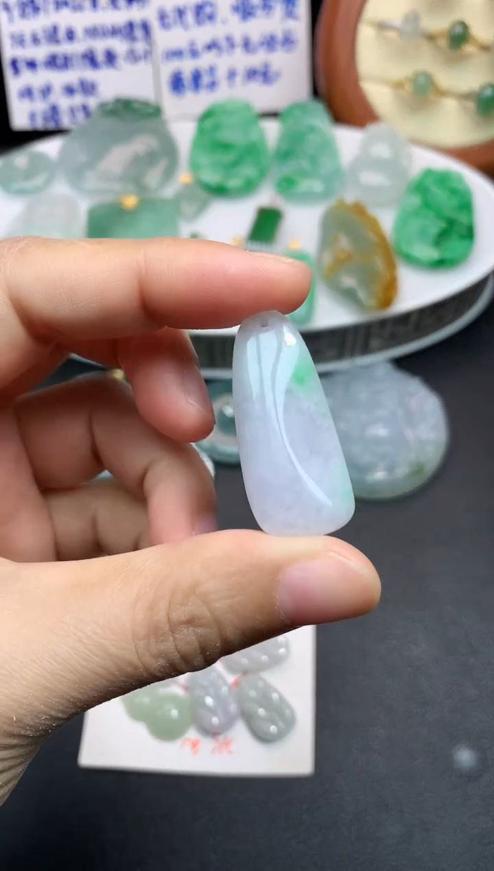 颈饰未镶嵌翡翠吊坠